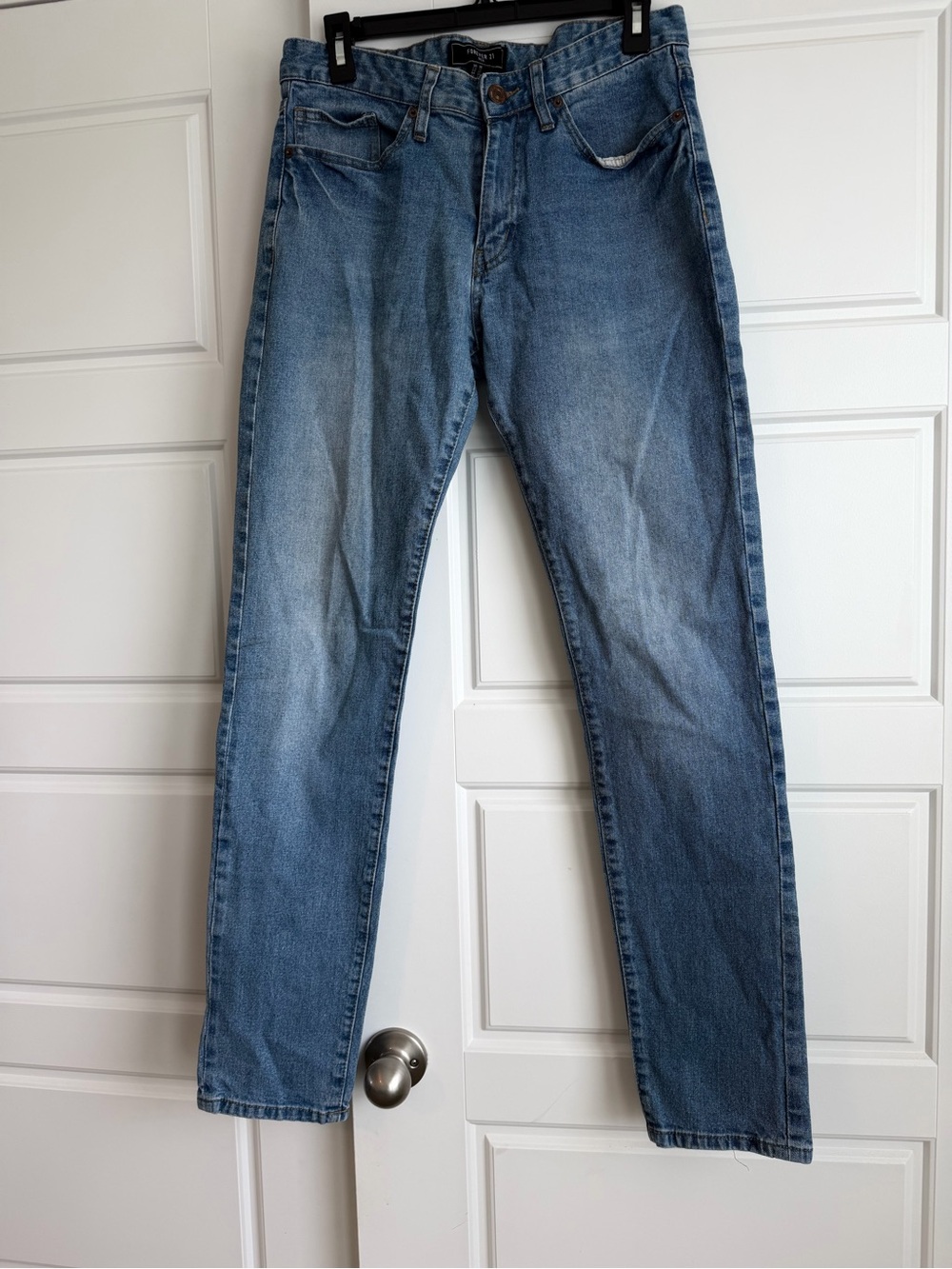 159 - Men's Forever 21 Slim Light Blue Denim Jeans